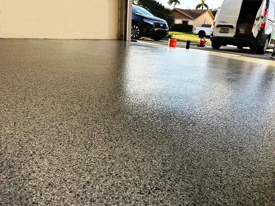 Instalaci�n de piso ep�xico nuevo